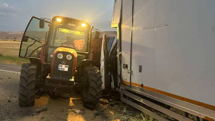 Sivas'ta 3 araçlı zincirleme trafik kazası. 6 kişi yaralandı