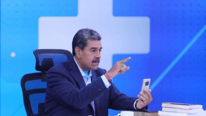 Maduro canlı yayında WhatsApp'ı telefonundan sildi