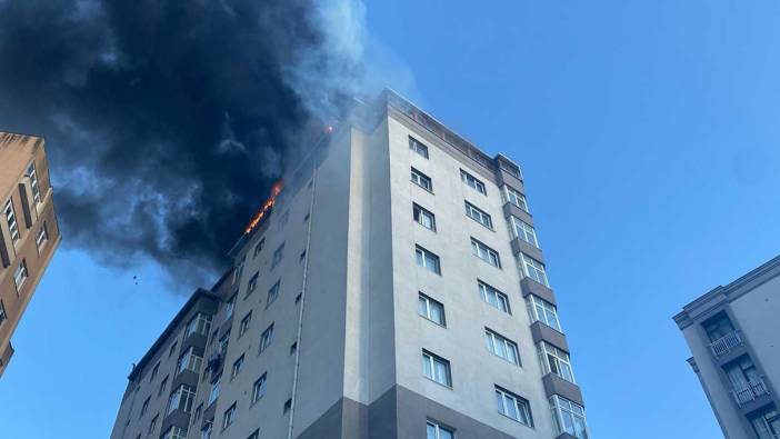 Son dakika...Kağıthane'de 12 katlı binada yangın. Mahsur kalanlar var