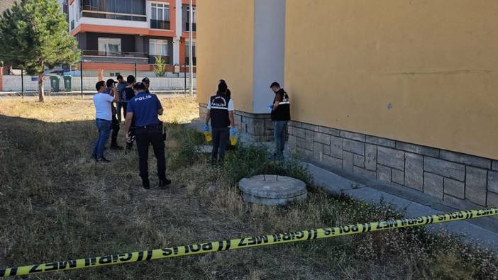 Erzincan’da bir apartman boşluğunda ceset bulundu