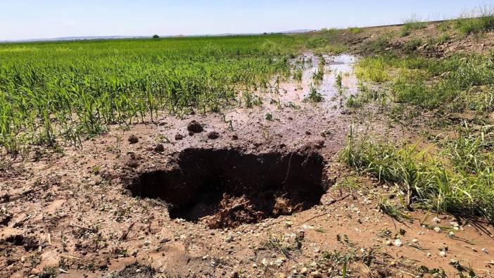 Sulama borusunun patlamasıyla mısır tarlası sular altında kaldı