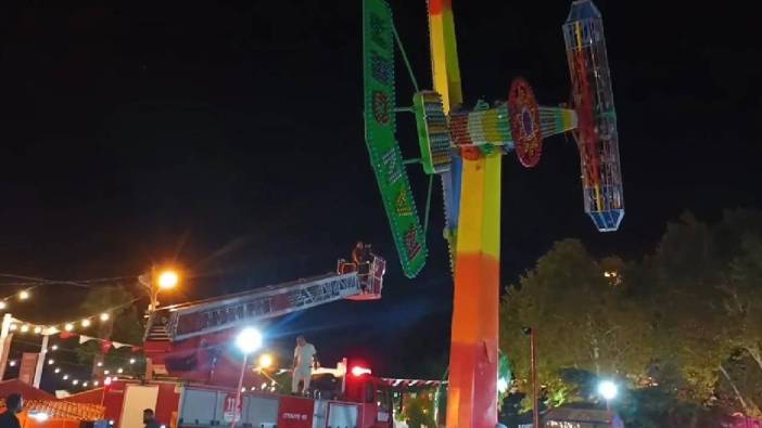 Lunaparkta eğlence kabusa döndü! 50 kişi dakikalarca havada asılı kaldı