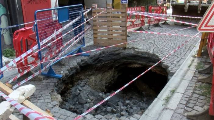 Yol birden çöktü! Şoför son anda kurtuldu