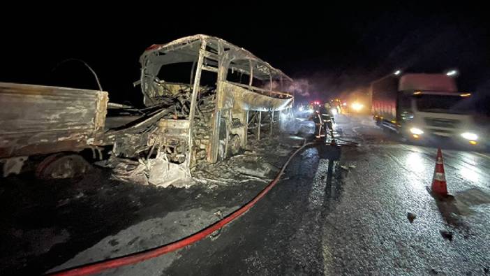 Mersin'de yolcu otobüsü TIR'a çarptı! Yaralılar var