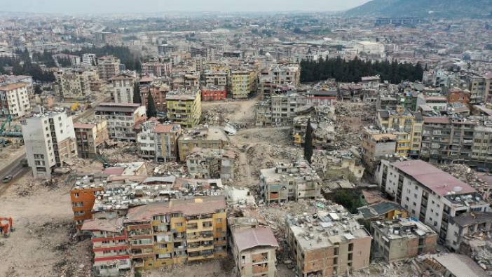 Depremden etkilenen 4 il ve 2 ilçe için yeni karar