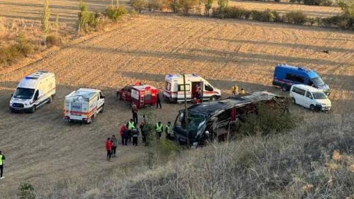 Afyonkarahisar'da yolcu otobüsü devrildi! Çok sayıda yaralı var