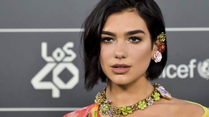 Dua Lipa'nın yeni tarzı hayranlarını şaşırttı