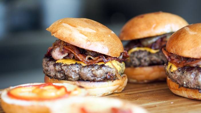 Dikkat! Hamburgerlerde öldüren bakteri! Bir kişi hayatını kaybetti