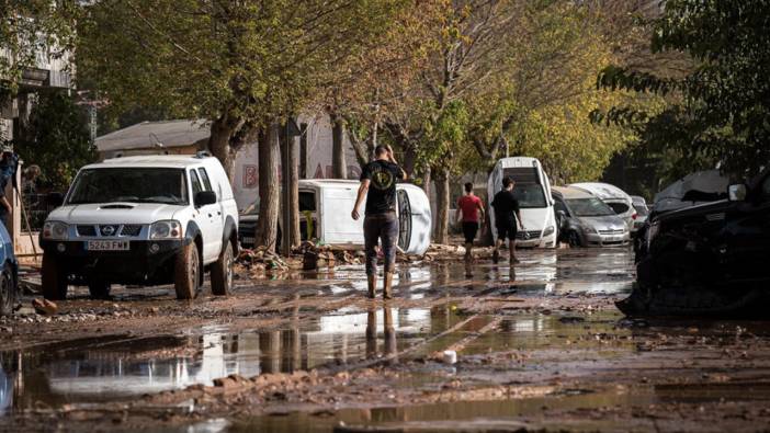 Selde en az 95 kişi yaşamını yitirdi! 3 günlük ulusal yas ilan edildi!