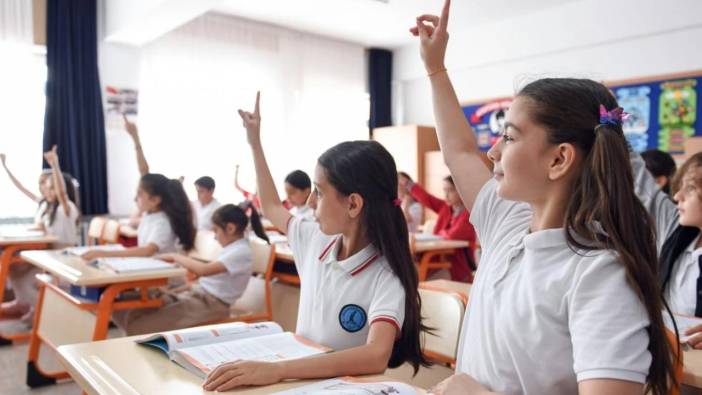 MEB'den okullarda köklü değişiklik: Serbest kıyafetler yasaklandı mı?