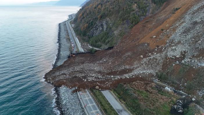 Karadeniz'de korkutan afet: Artvin'de heyelan yolu kapattı