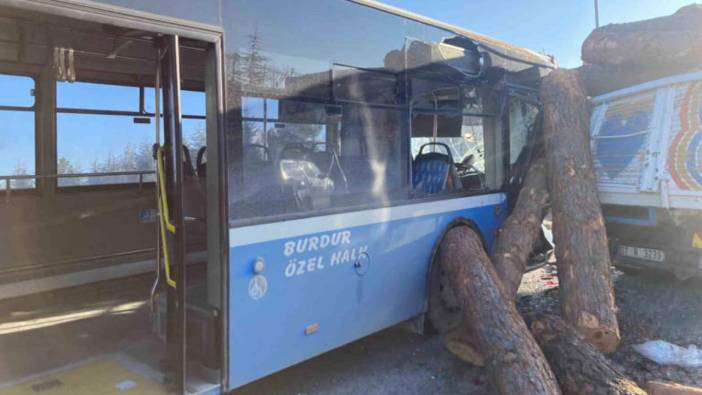 Burdur'da zincirleme kaza: 1'i polis 6 kişi yaralandı!