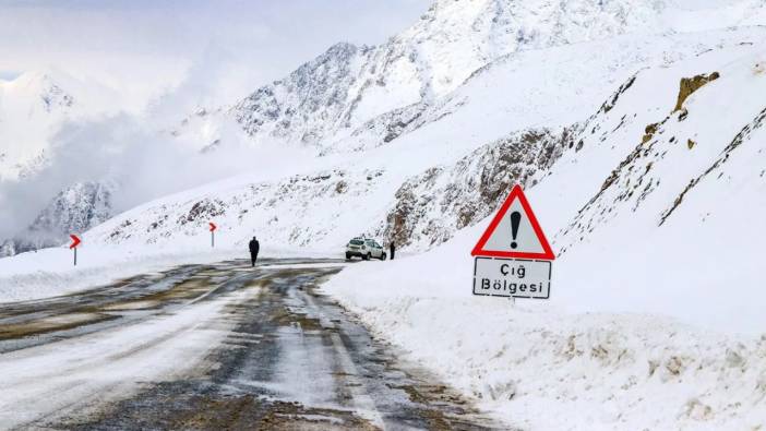 Hafta sonunda hava nasıl olacak? Meteoroloji il il uyardı: Kar, fırtına ve sağanak yağışa dikkat