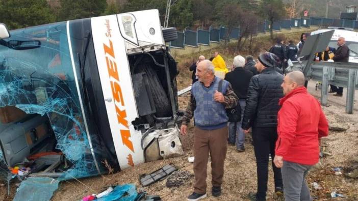 Kafa kafaya çarpıştılar! Isparta'da katliam gibi kaza: Ölü ve yaralılar var