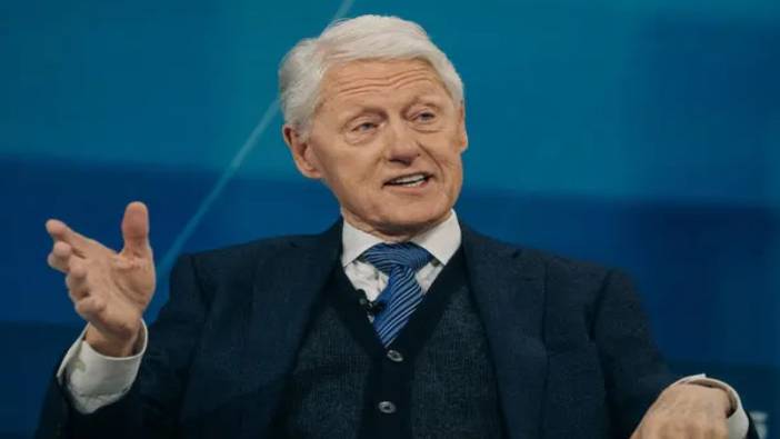 Eski başkan Bill Clinton, Washington'da hastaneye yatırıldı