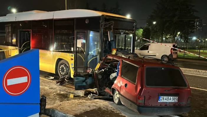 İstanbul'da feci kaza! İETT otobüsü otomobil ile kafa kafaya çarpıştı: 2 ölü