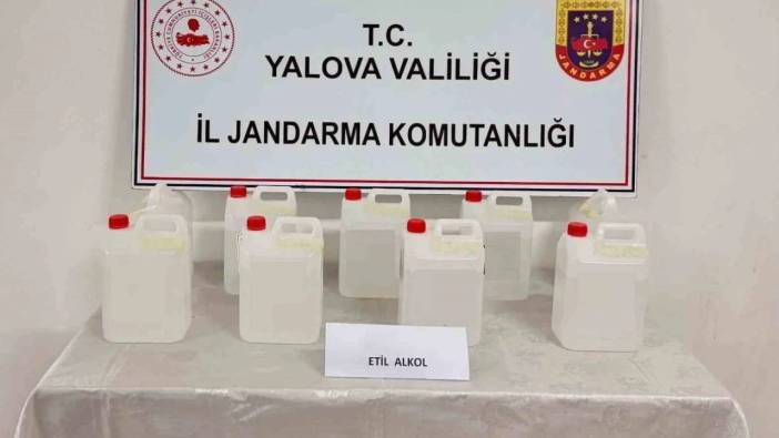 Yüzey temizleyici bidonlarına doldurulmuş 45 litre etil alkol ele geçirildi