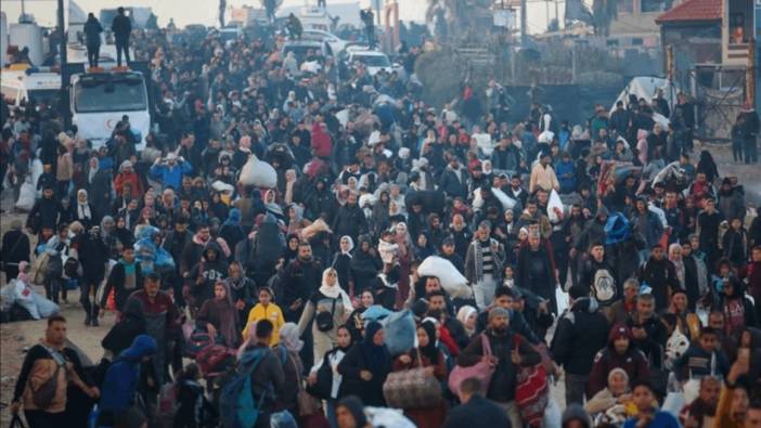 Gazze'de dönüş süreci başladı: Filistinliler kuzeye yürüyor