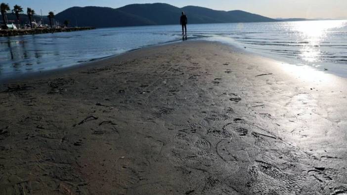 Muğla'da deniz suyu 12 metre çekildi! Uzmanlar açıkladı: Ege'deki depremlerle bağlantılı mı?