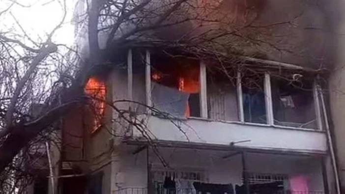 İstanbul'da 2 katlı binada yangın
