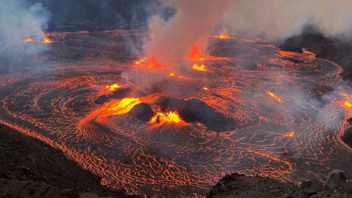 Kilauea Yanardağı yeniden lav püskürttü! Ziyaretçiler uyarıldı