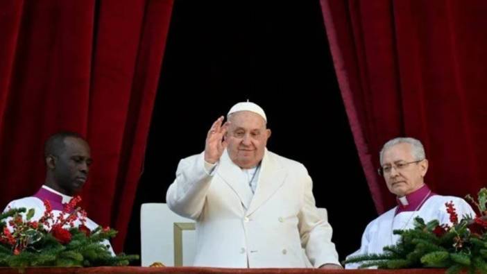 Papa Francis hastaneye kaldırıldı