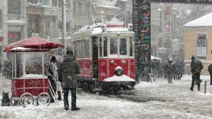 Kar İstanbul'a geri geliyor! 8 derece birden düşecek