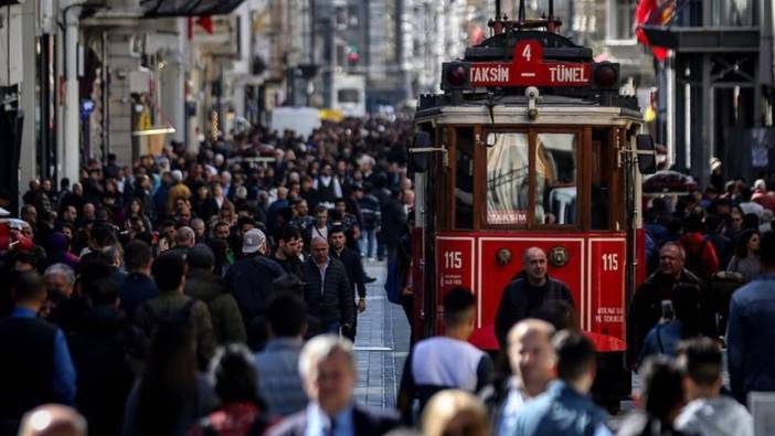 İlk sıra şaşırtmadı! Türkiye'den en çok kullanılan isim ve soyisimler belli oldu