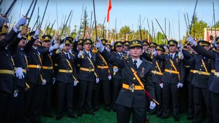 TSK’dan İhraç Edilen Atatürkçü Teğmenlere TSK’dan Akılalmaz Yasak