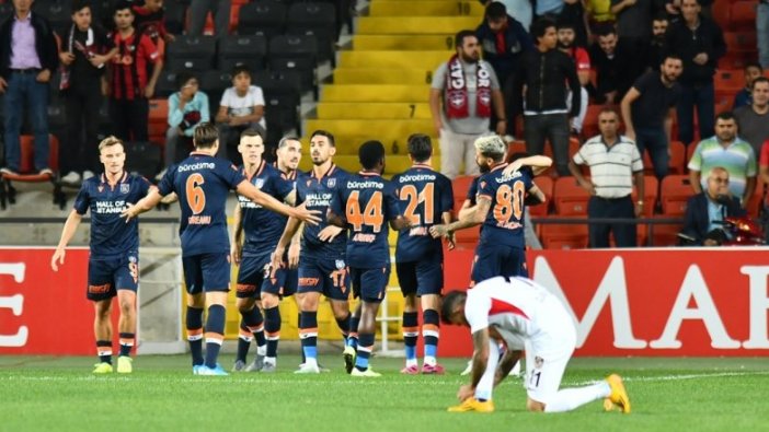 Başakşehir Gaziantep'i 2 golle yıktı!