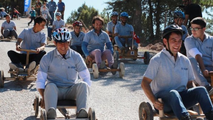 Kütahya'da tahta arabalarla yarış heyecanı