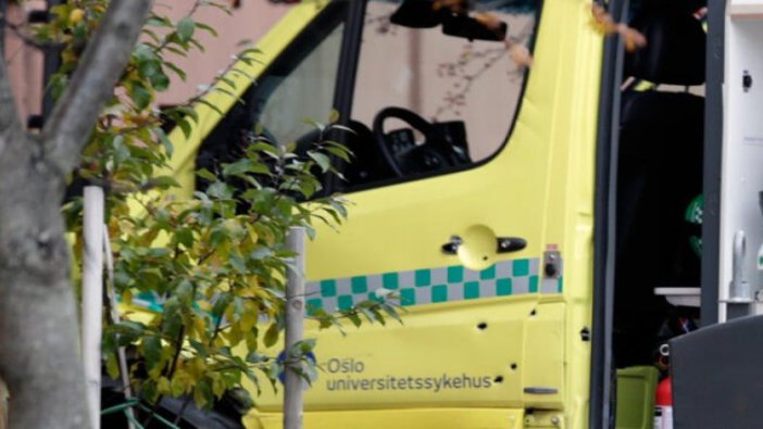 Silahla ambulans çalıp yayaları ezdi