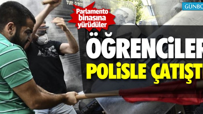 Yunanistan'da öğrenciler polisle çatıştı!