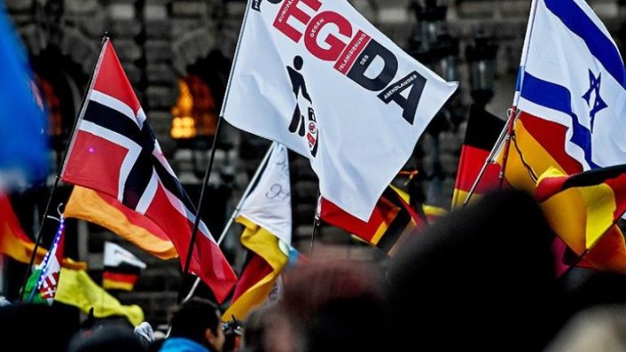 Almanya'da ırkçı PEGIDA gösteri düzenledi