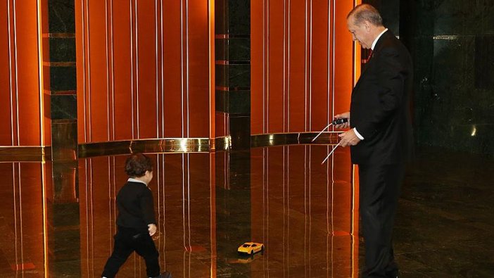 Erdoğan torunuyla fotoğrafını paylaştı