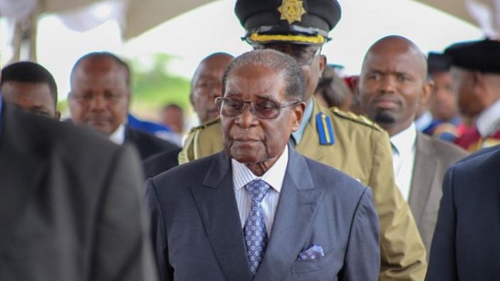 Mugabe askeri müdahale sonrası ilk kez halk arasında