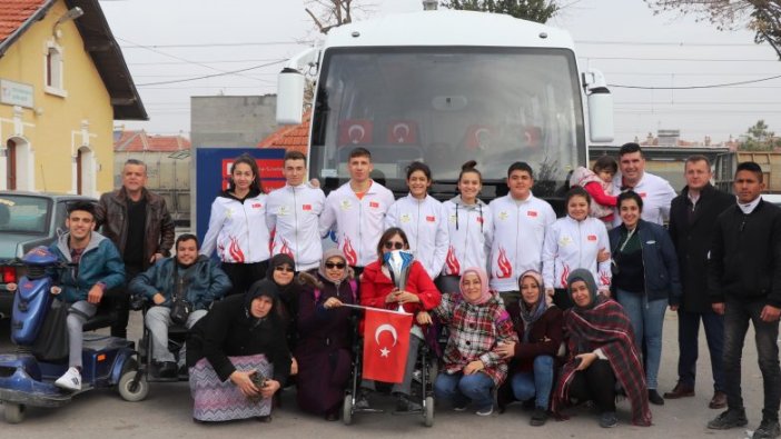 Avrupa Şampiyonu takıma coşkulu karşılama