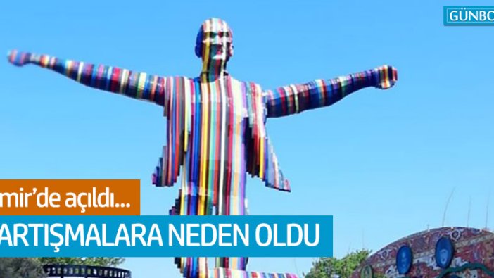 İzmir'de açılan renkli Atatürk heykeli tartışmalara neden oldu