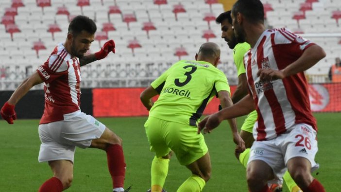 Sivasspor yenildiği maçta turu geçti