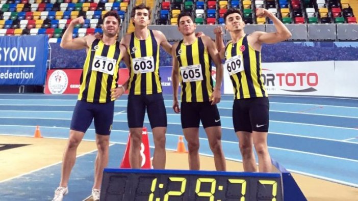 4x200 metrede U20 rekoru