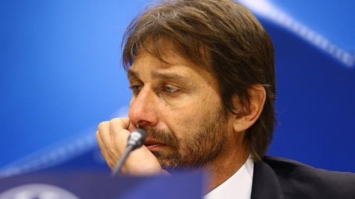 Conte'nin aracına masa düştü