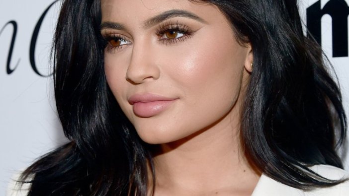 Kylie Jenner’in ‘Anne-kız’ yatak keyfi