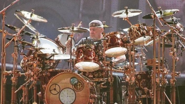 Efsane müzisyen Neil Peart hayatını kaybetti