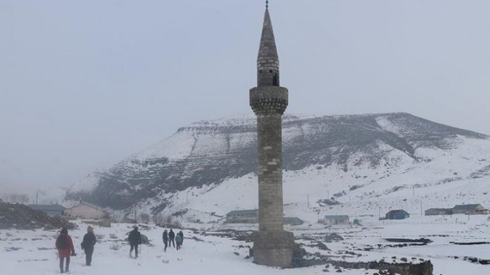 Baraj suları çekilince o köy tekrar gün yüzüne çıktı