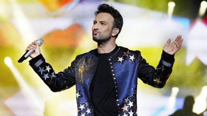 Tarkan 6 kardeşiyle verdiği pozu ilk kez paylaştı