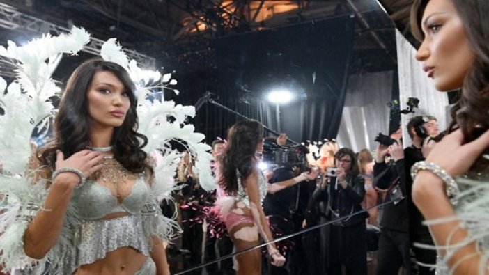 Bella Hadid'den Victoria’s Secret'a taciz suçlaması