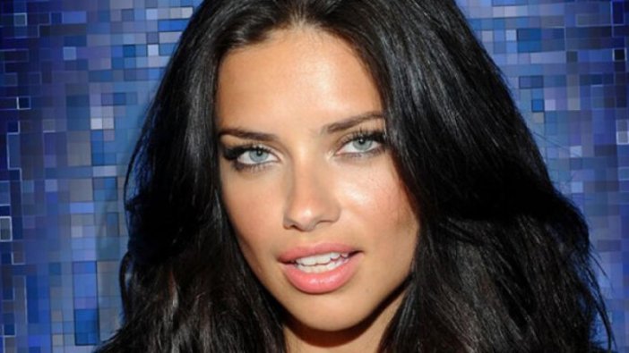 Adriana Lima'dan hasta pozu