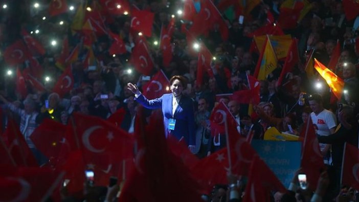 Akşener yeniden genel başkan seçildi