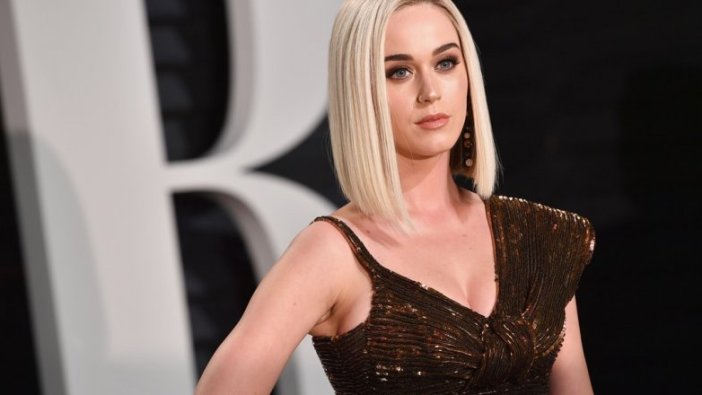 Katy Perry çekimler sırasında bayıldı!