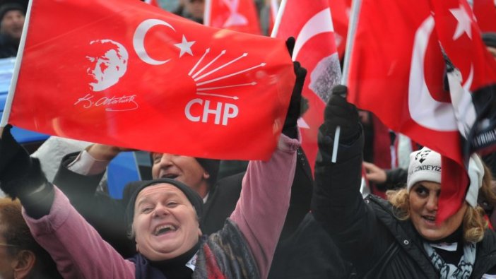 CHP'de 6 kongre kaldı